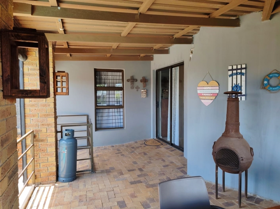 3 Bedroom Property for Sale in The Crest Western Cape